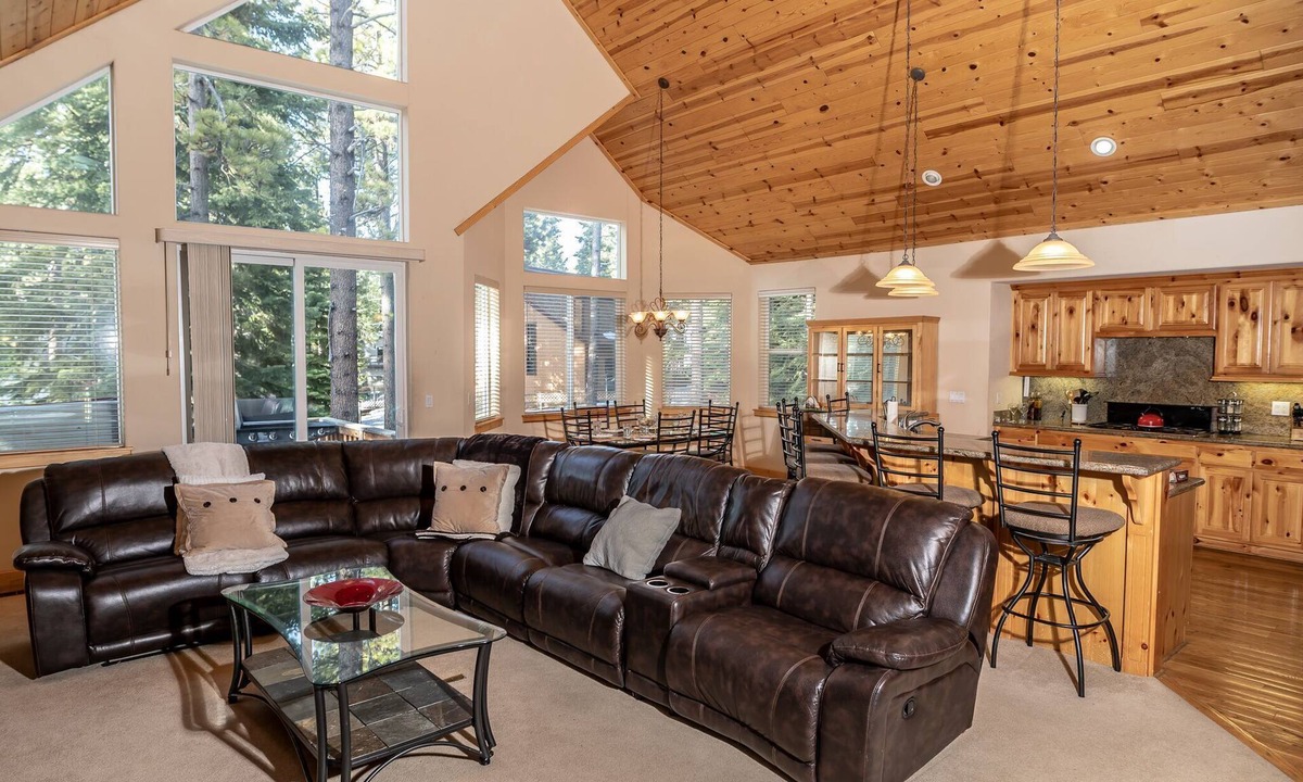 Montgomery Estates House | S. Tahoe Luxury Home, 5 Minutes to Heavenly lodge