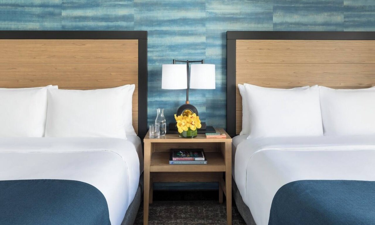 Fisherman's Wharf Hotel | Serene Two Queens, Caza, Steps from Waterfront, Chic Room