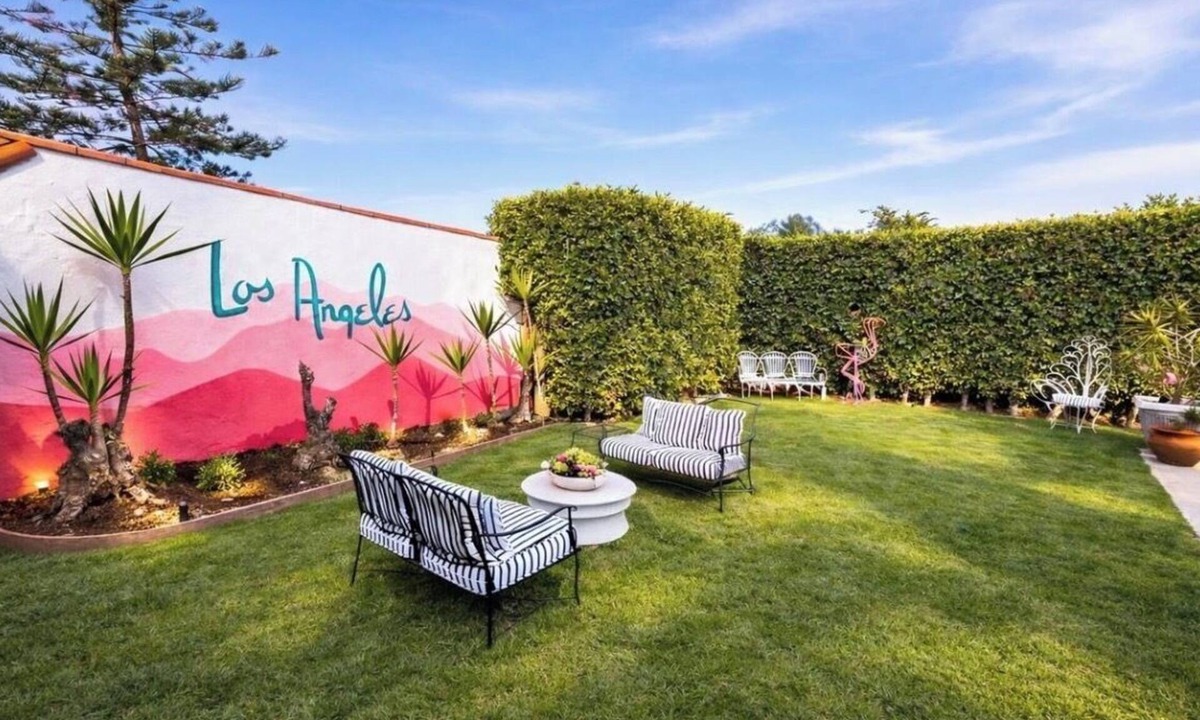 Los Angeles House | SoFi Adjacent Classic Spanish Retreat Near LAX. FIFA World Cup Stay
