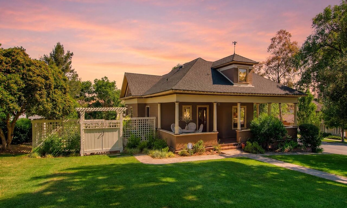 Paso Robles House | Spa + Chef's Kitchen | Downtown Paso Robles | Downtown Diggs
