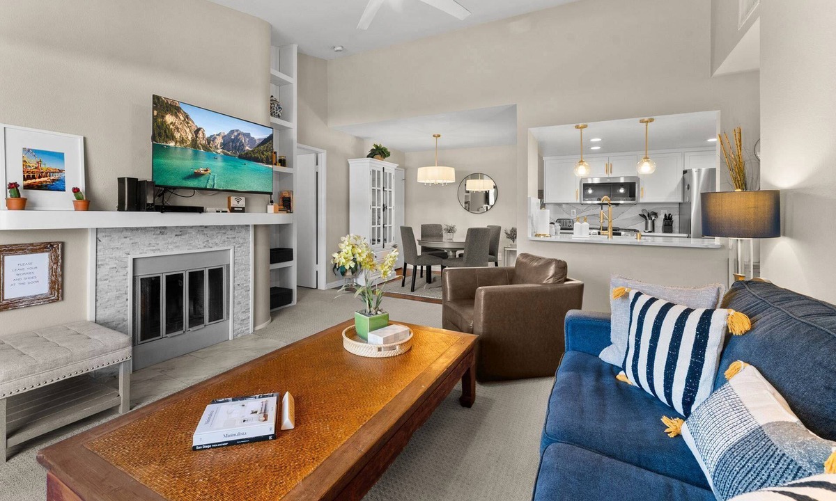 Rancho Penasquitos Condo | Spacious 2 Bed 2 Bath Condo with Gourmet Kitchen in Carmel Valley for Long Term Stays