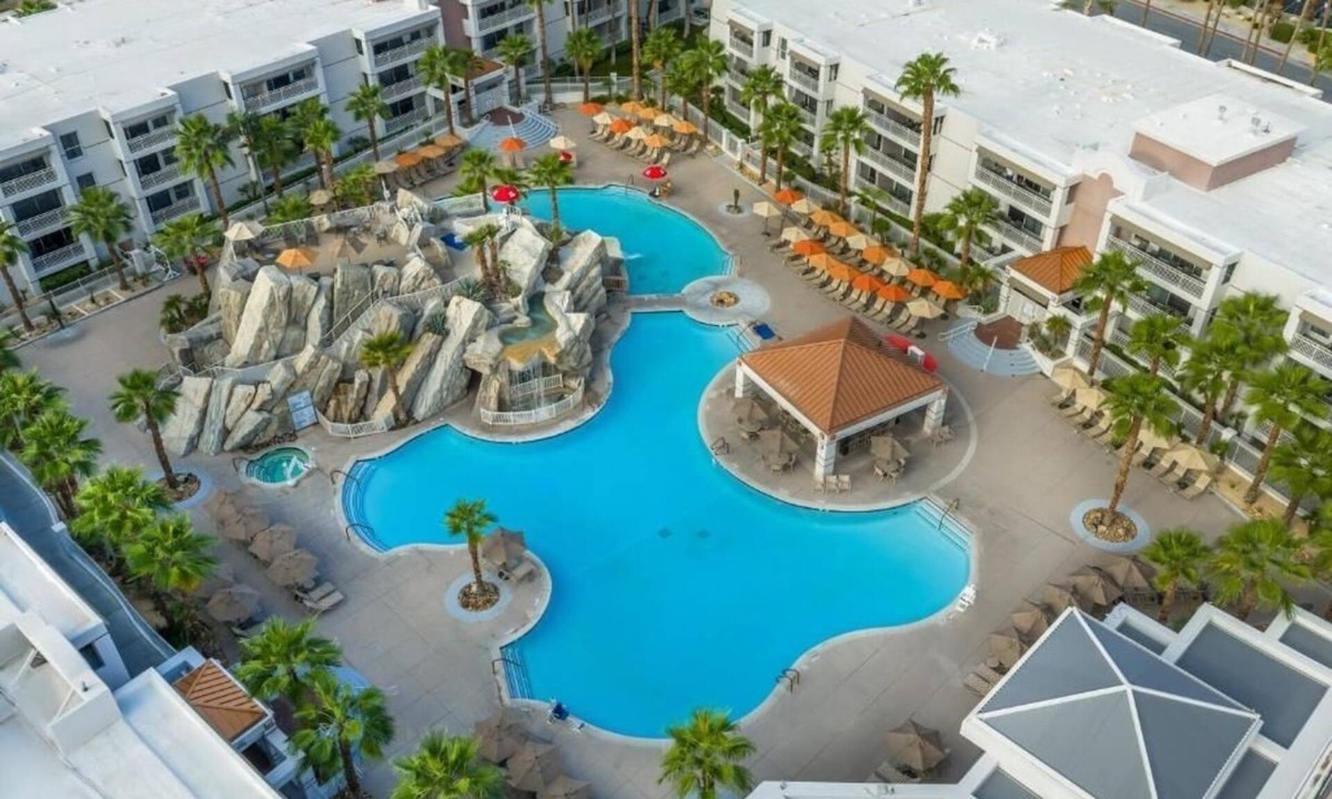 Canyon Corridor Hotel | Spacious 2 Units Close to Downtown Palm Springs Attractions