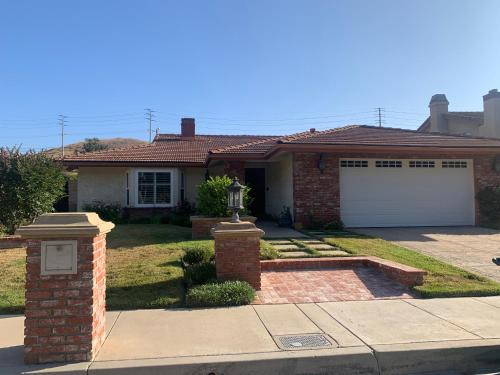 Agoura Hills House | Spacious 3 bedrooms 1 bath Jacuzzi BBQ SINGLE HOUSE