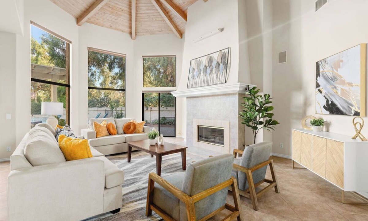 Huntington Beach House | Spacious 4-bedroom house in awesome Huntington Beach with Pool/Park/Games