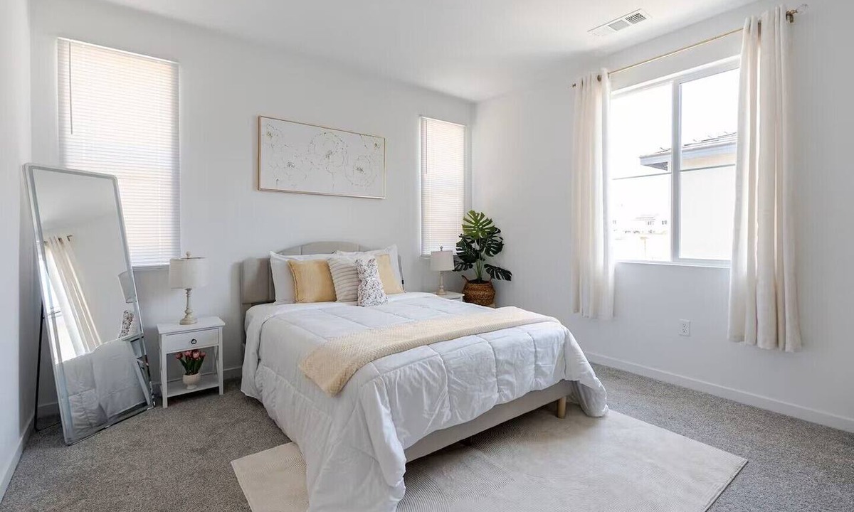 Fontana House | Spacious 4-bedroom house in peaceful Fontana with AC