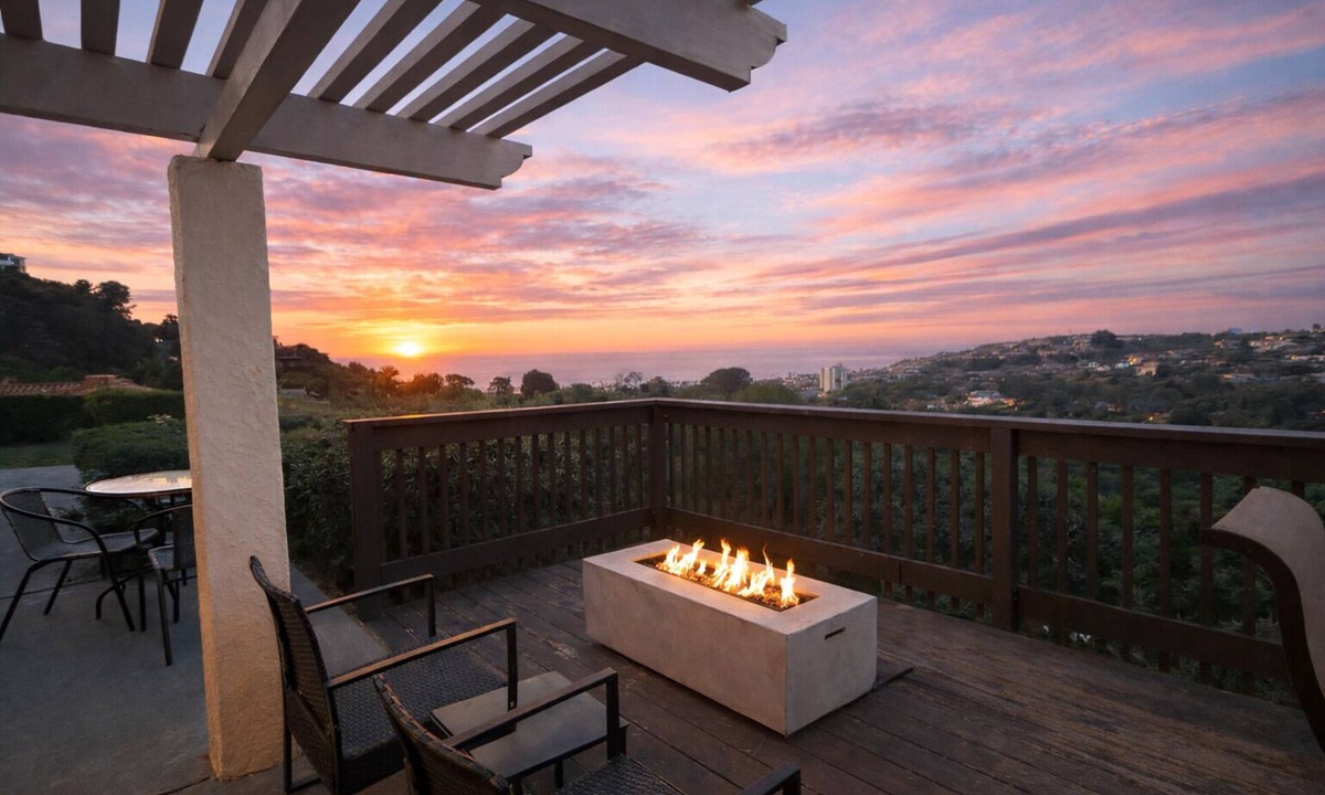 Hidden Valley House | Spacious 4BD La Jolla Ocean Views Jacuzzi