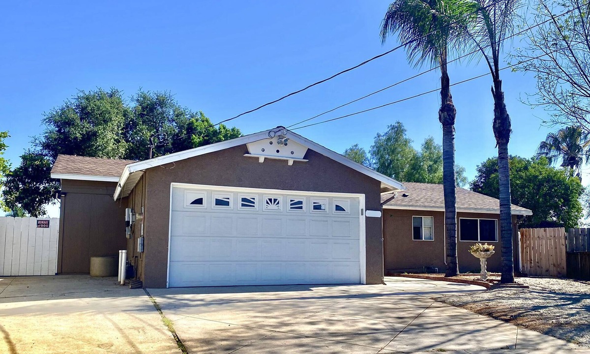 Central Escondido House | Spacious 6-bedroom house in serene Escondido