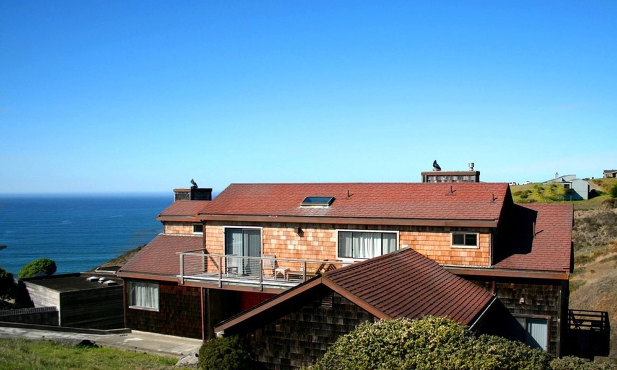 Dillon Beach House | Spacious Beach House with Hot Tub Ideal for Glamping in Northern California