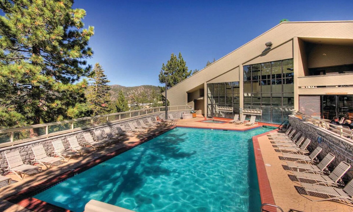 Tahoe Village Hotel | Spacious Home with Stunning Views of Sierra Mountains & Trails