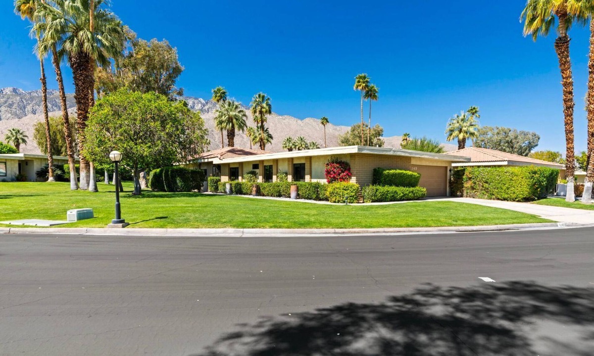 Sonora Sunrise Condo | Spacious Mid-Century Condo in Sunny Palm Springs