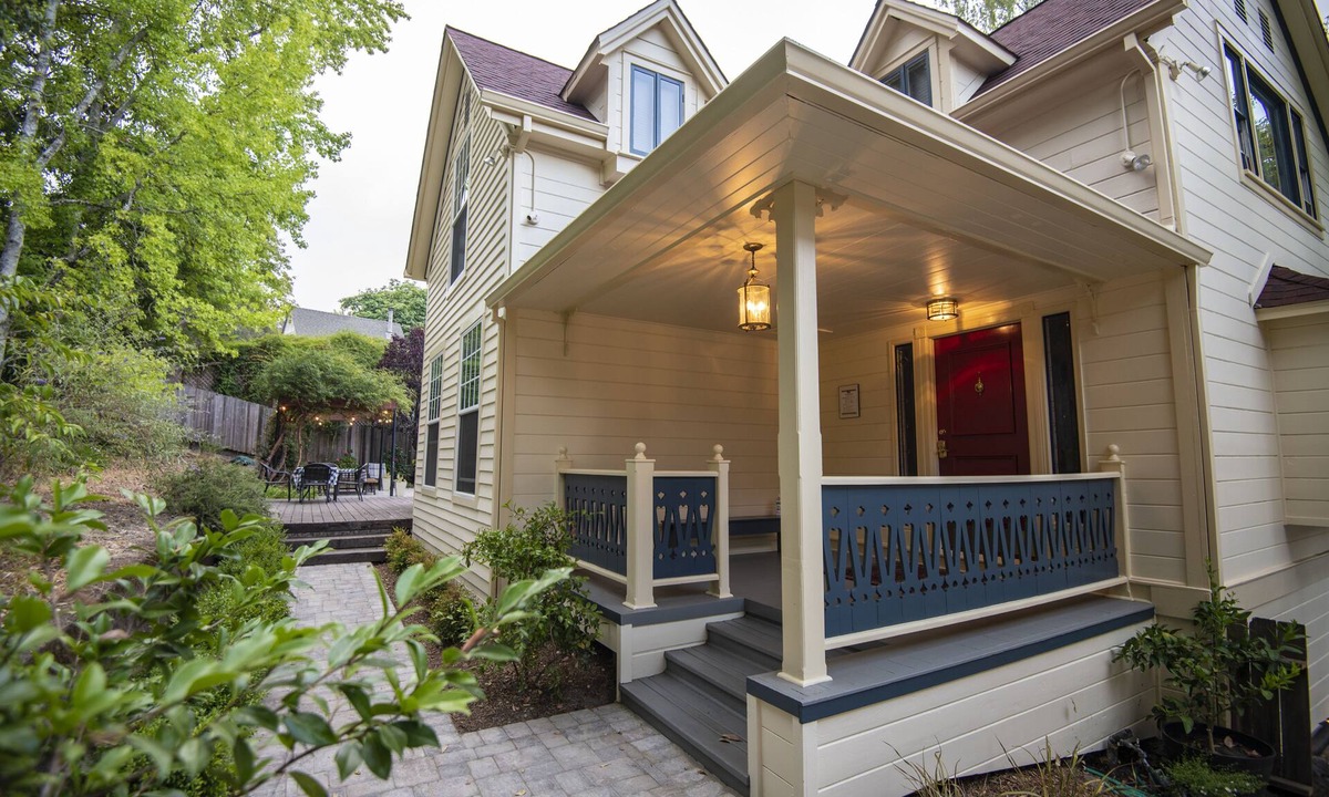 Freestone House | Spacious Sebastopol Home — 5-Minute Walk to Town, Wine Country at Your Doorstep