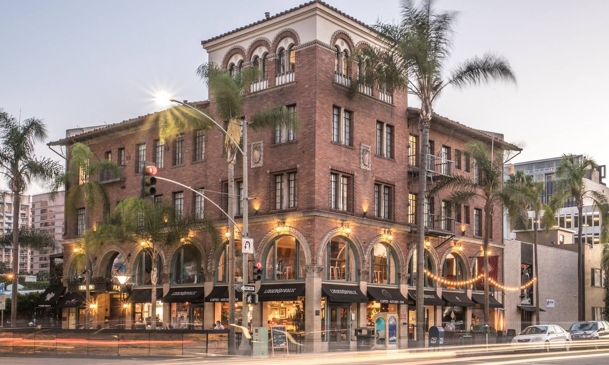 East Village Apartment | Spectacular 2-Bedroom Suite-Charming Historical Boutique Hotel next 2 Convention