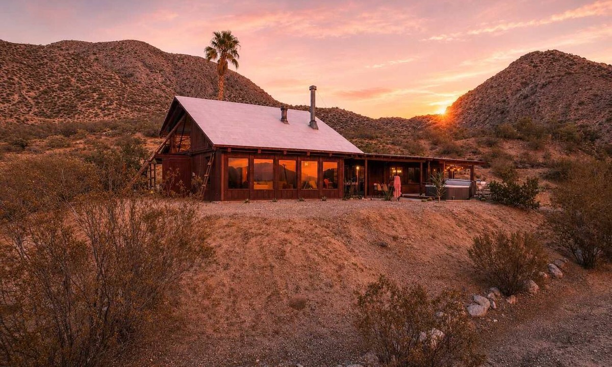 Morongo Valley House | Starfire Lodge Design Lodge, Epic Views, Hot Tub