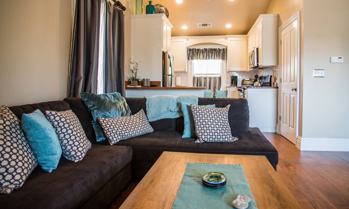 Paso Robles House | Steps to Dining + Shops | Paso Robles Wine Country | Baby Bliss