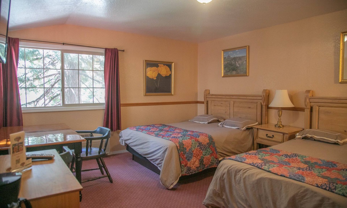 Strawberry Hotel | Strawberry Inn