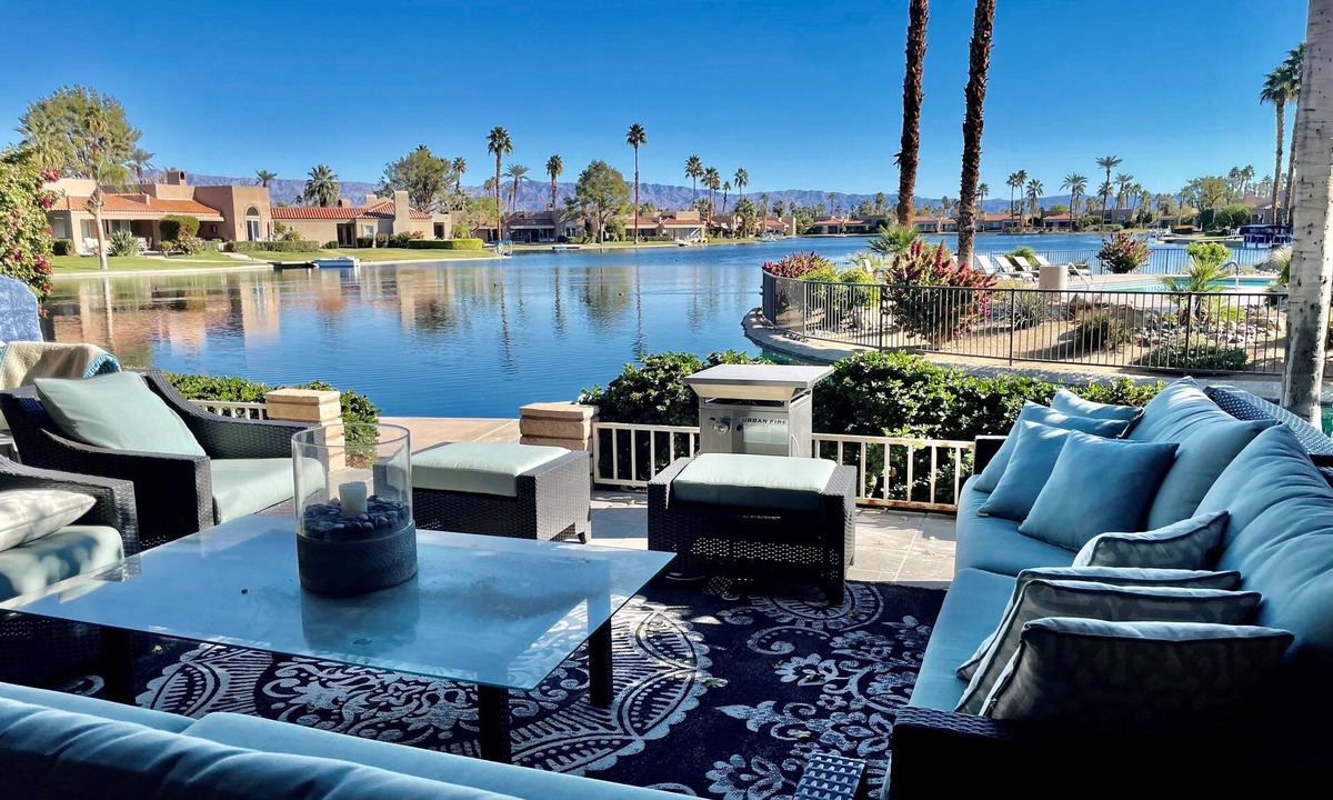 Rancho Mirage Condo | STUNNING LAKEFRONT/POOLFRONT HOME! High ceilings, GREAT VIEWS Modern Space!