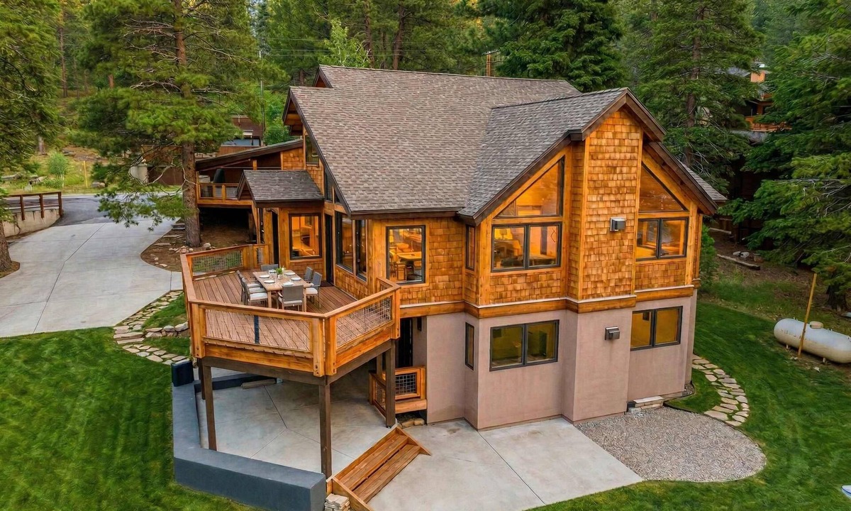 Olympic Valley House | Stunning Mountain Gem with Hot Tub Near Palisades