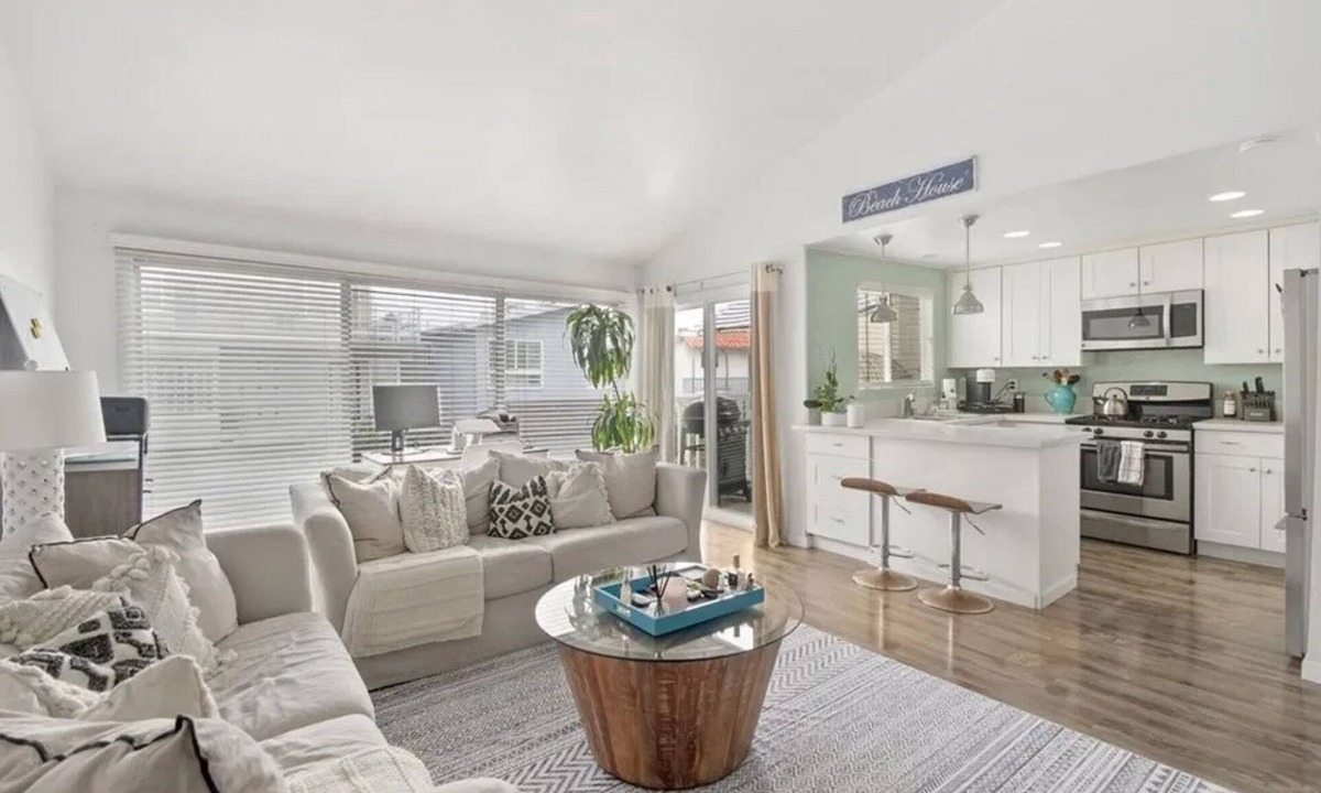The Strand House | Summer Beach Rental