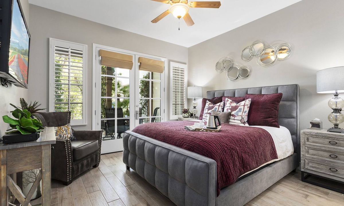 La Quinta Villa | Summer city escape into the quite Legacy Villa get-a-way. Poolside view, king bd