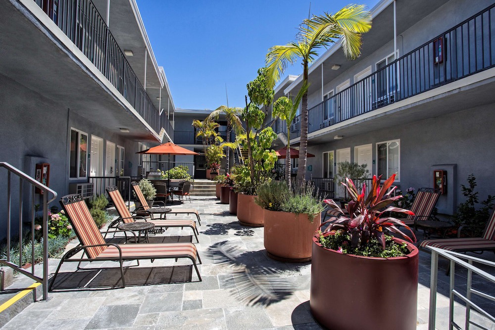 Sunset Park Hotel | SureStay Hotel by Best Western Santa Monica