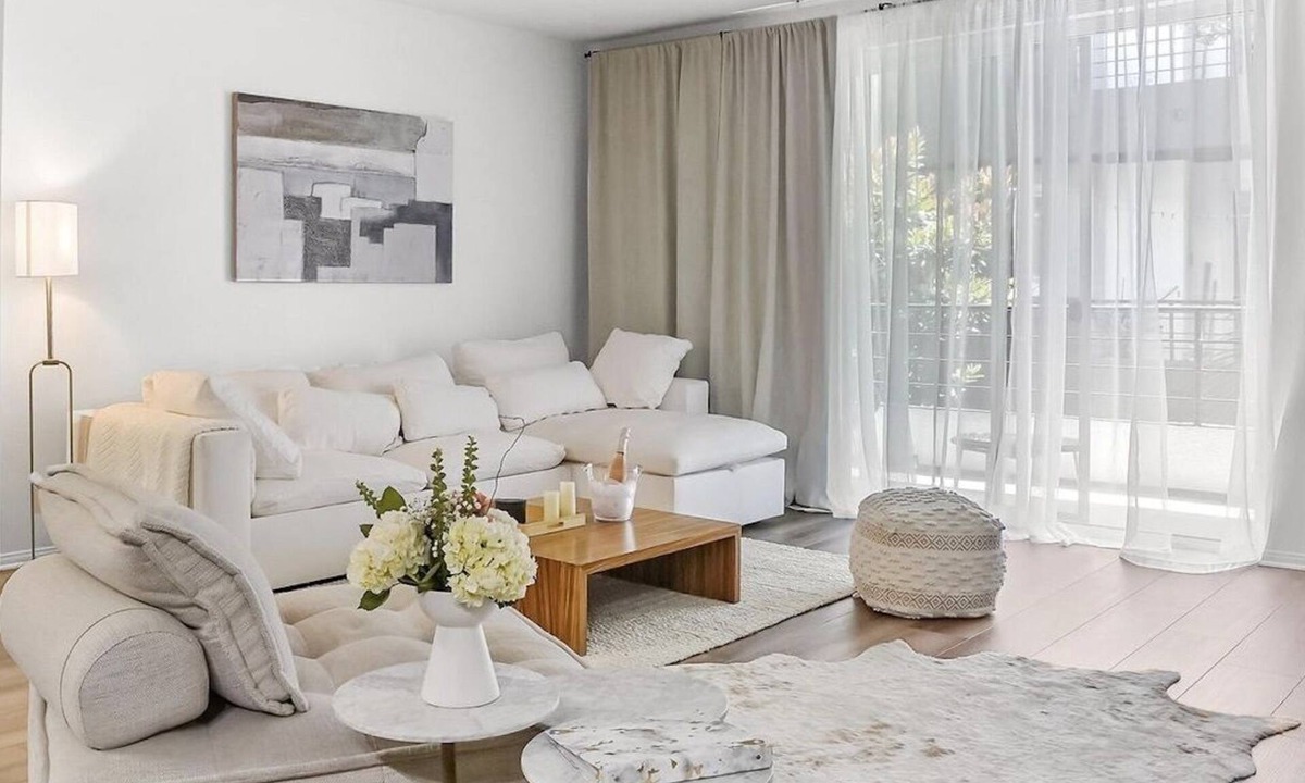 El Segundo Condo | Swim, Dine, Relax: Elegant Condo in Marina del Rey