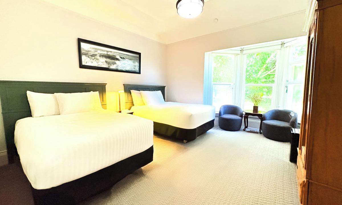 Western Addition Hotel | The Grove Inn