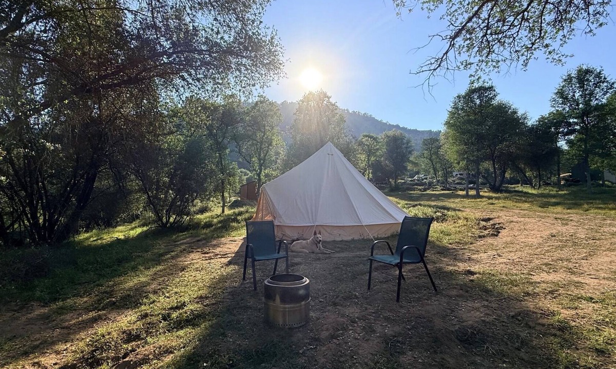 Squaw Valley Apartment | The Luna Bell 1 - Safari Bell Luxury Glamping Tent