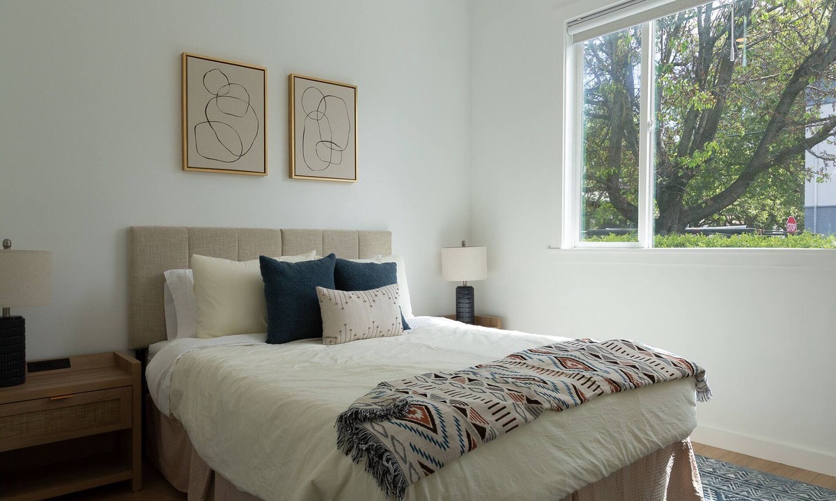 San Rafael House | The Marin Modern, 2BR/2BA + Private Garage