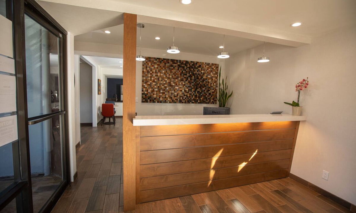 Downtown Hotel | The Vine Inn Davis