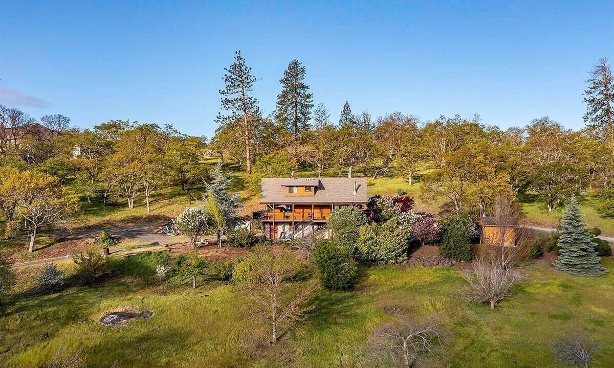 Eagle Point Cabin | Tranquil, private retreat with stunning views yet close to everything.