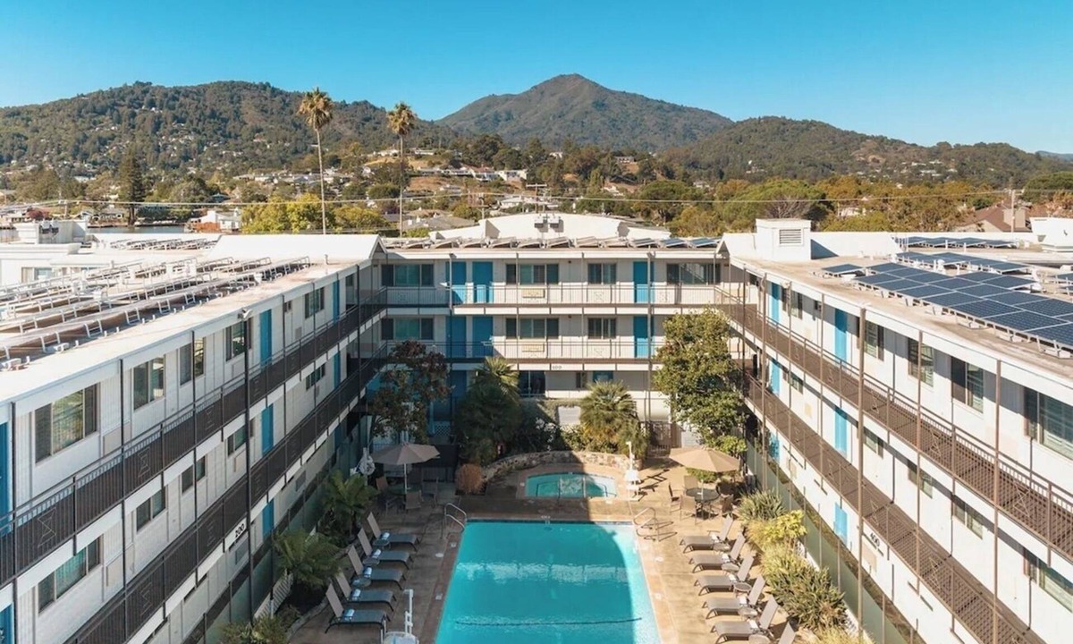 Corte Madera Hotel | Tranquil Retreat Near Ferry & Muir Woods | Outdoor Pool | Parking | BBQ Area
