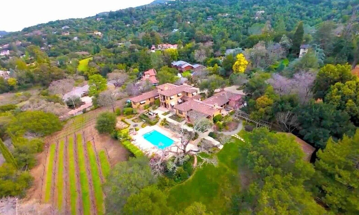 Los Gatos Villa | Tuscan Vineyard Estate: Luxurious 5-bed 5-bath pool+spa SJC/SFO/Santa Cruz beach
