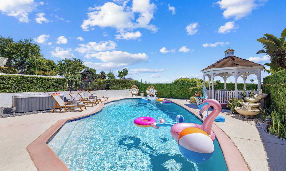San Carlos House | Ultimate Group Getaway—Pool, Spa, Views, Games!