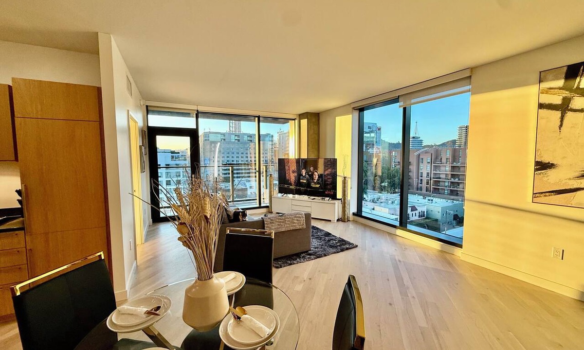 Hollywood Apartment | Unique & Spacious Hollywood Walk of Fame Penthouse