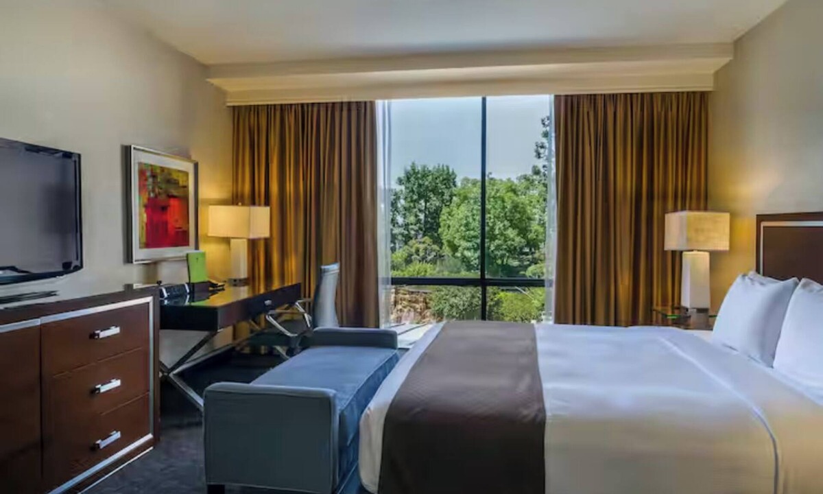 Little Tokyo Hotel | Urban Getaway Near Little Tokyo Shops, Dining & Cultural Landmarks in DTLA