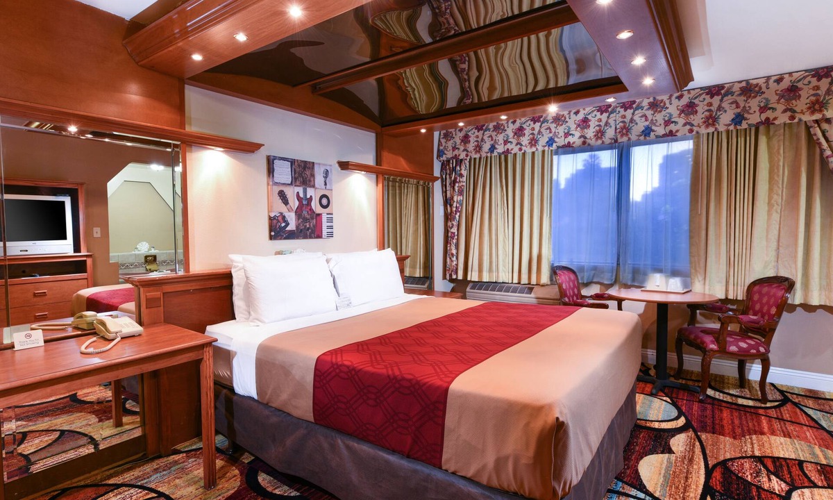 Alamitos Beach Hotel | Vagabond Inn Long Beach