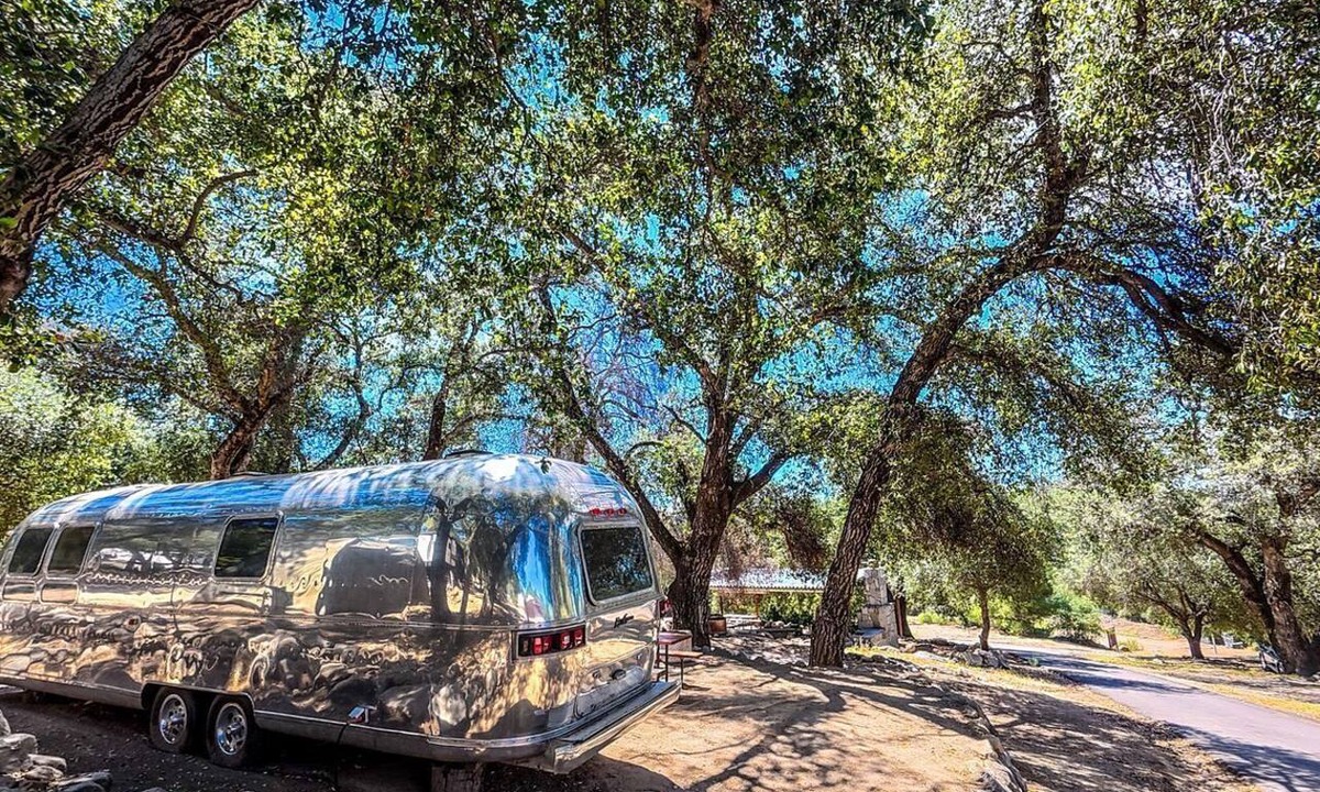 Pauma Valley House | Vintage Airstream Stay Beneath Oaks & Starry Skies in Pauma Valley, California