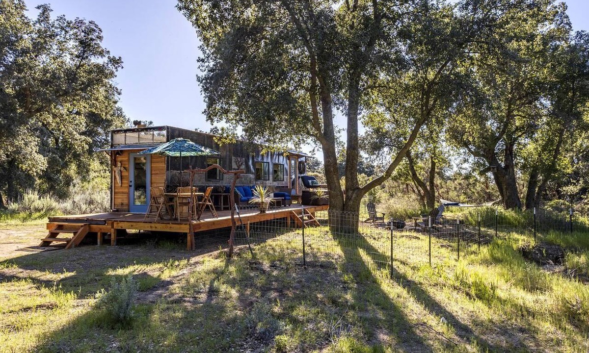Warner Springs Cabin | Vintage Tiny House with Spa-Inspired Bathroom in Warner Springs, California