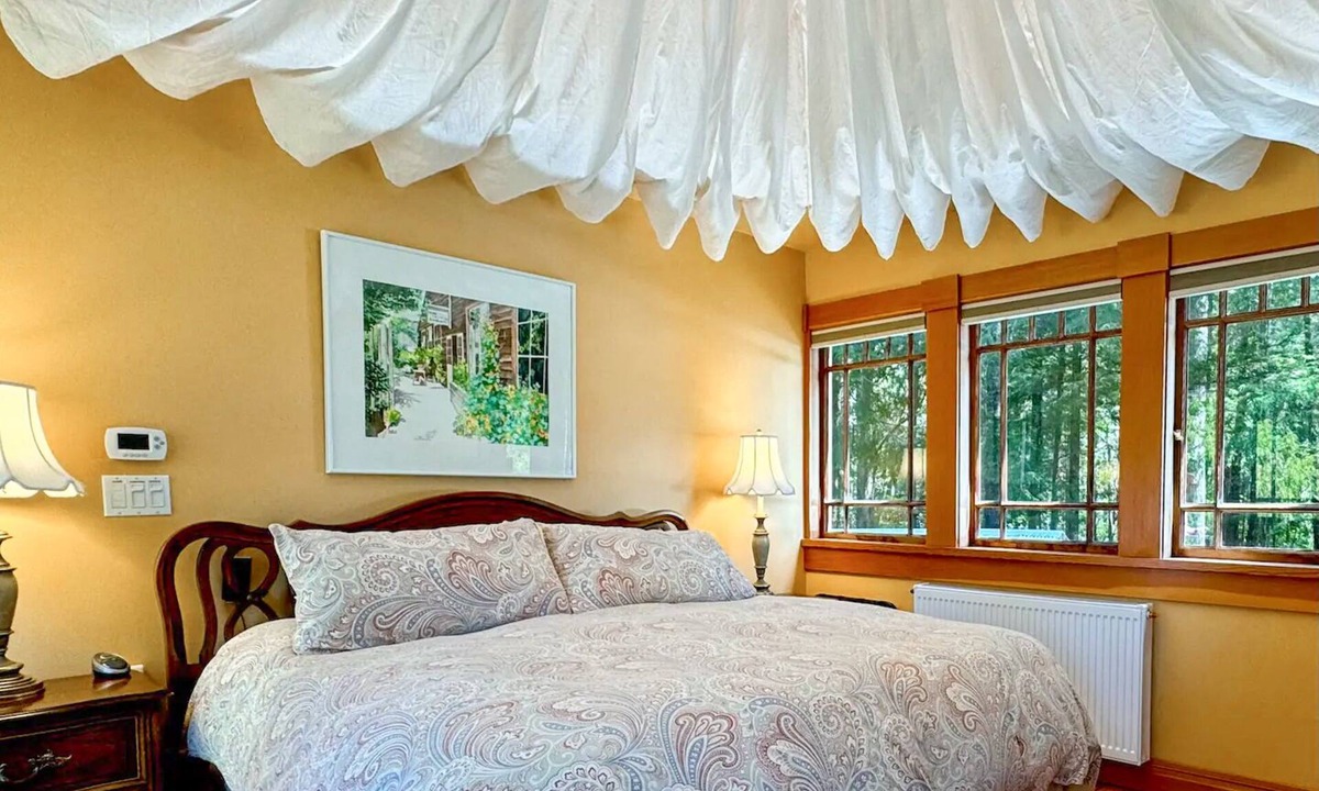 Mendocino Apartment | Water Tower in the Redwoods - Just Five Minutes To Historic Mendocino Village