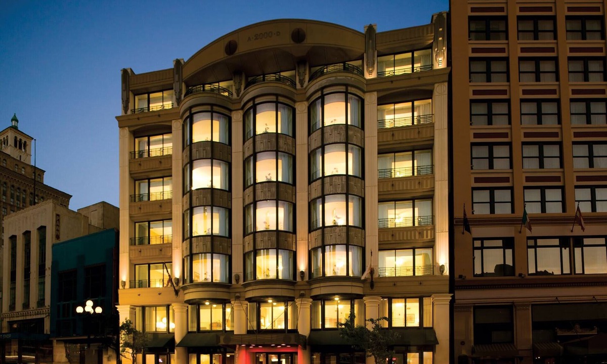 Gaslamp Quarter Condo | Wyndham Harbour Lights | Six Studio Suites