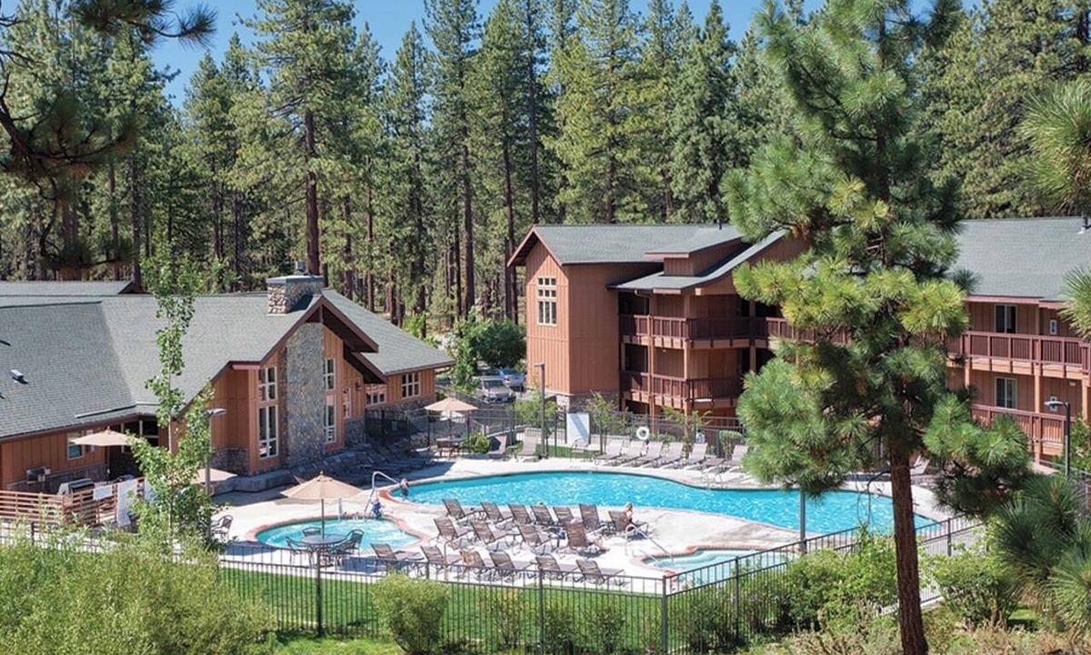 Round Hill Village Condo | Wyndham South Shore Resort condo in Zephyr Cove with kitchen and more!