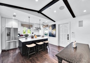 Location, Location, Location!!!! Located In The Heart Of Beverly Hills