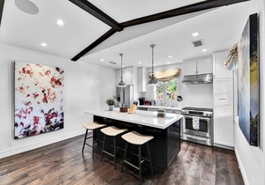 Location, Location, Location!!!! Located In The Heart Of Beverly Hills