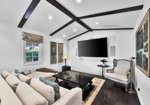 Location, Location, Location!!!! Located In The Heart Of Beverly Hills