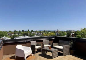 Modern Home with Rooftop Oasis in Seattle