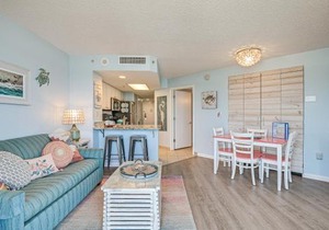 Steps to Boardwalk Condo with Pool in Myrtle Beach in Myrtle Beach