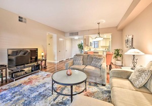 Stunning Palm Springs Condo Walk to Downtown