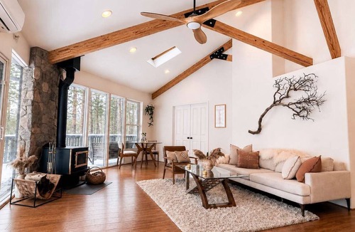 Idyllwild Cabin | 1-Acre Forest Sanctuary | Hot Tub | Seasonal Creek