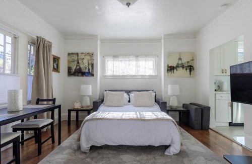 Poets Corner Apartment | 1 Berkeley - Entire Apartment - Private, Spacious