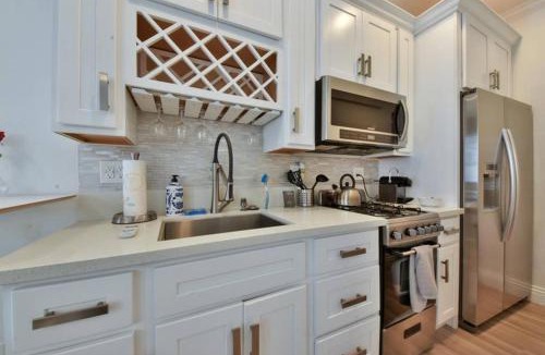Balboa Peninsula Apartment | 1000#4 Modern Beach Home, Steps from Sand w/AC!